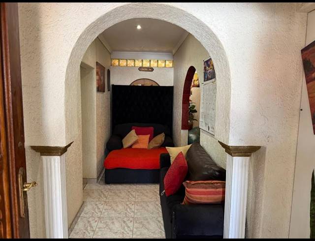 10 BEDROOM HOUSE FOR SALE IN ERASMIA